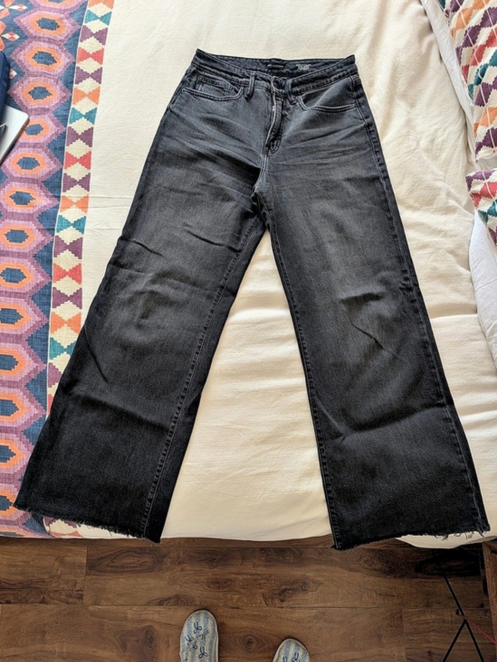 Good American Good Standard Ease Jeans Wide Leg Raw Hem Jeans Waist 28
